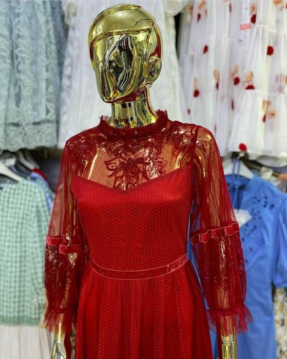 Продам новые платья