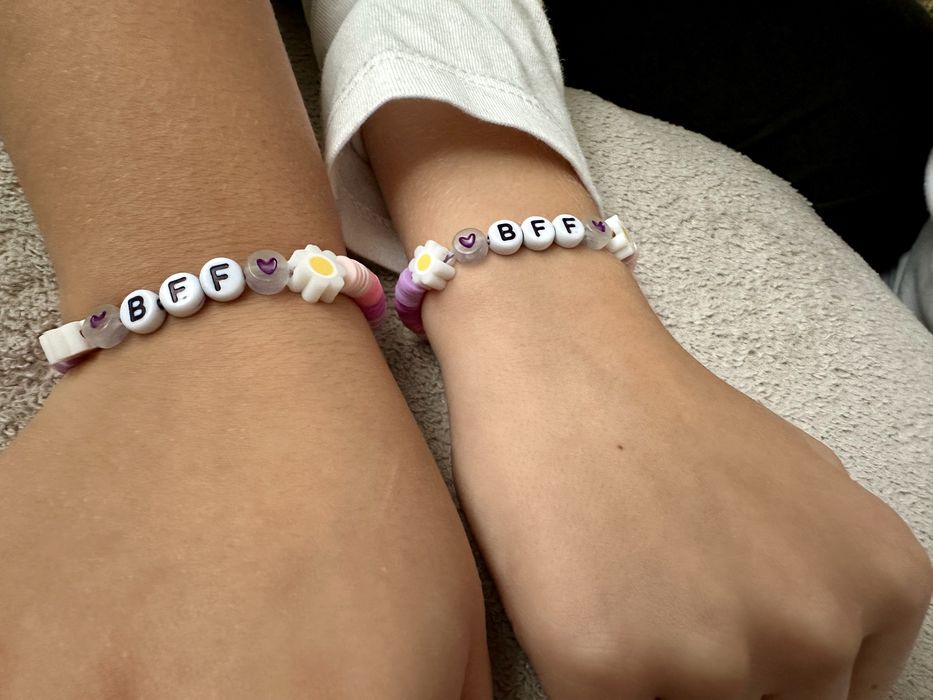 Hand-made bratari BFF