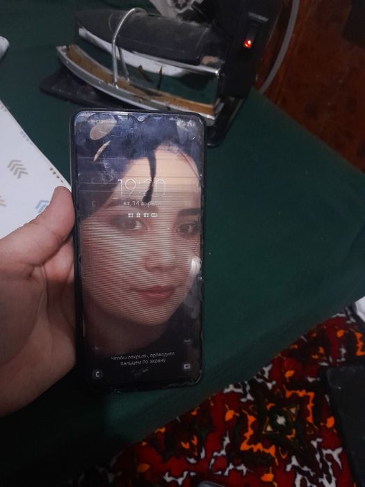 Samsung telefon ekrani ishlamidi