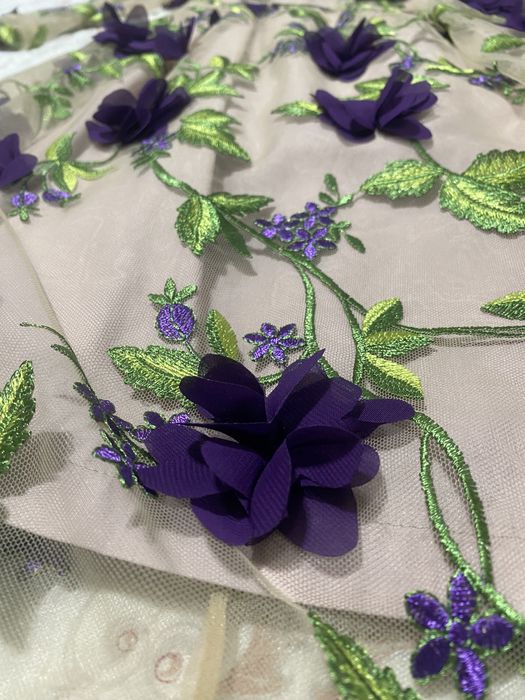 Платье с 3Д цветами