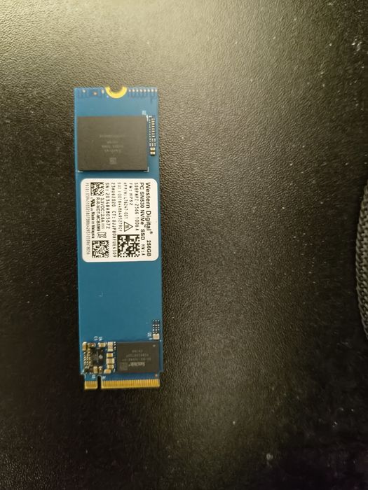 Vând SSD wd SN530 256GB Nvme M2