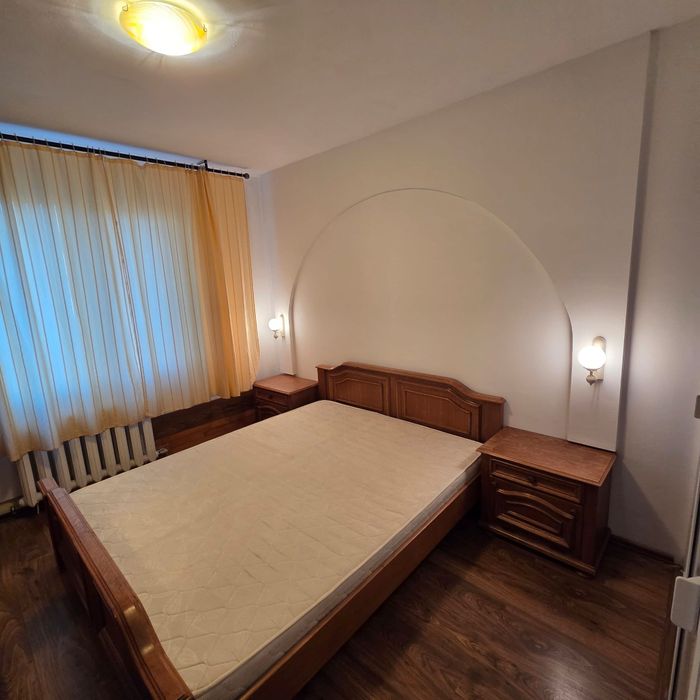 Închiriez apartament 3 camere Iancului