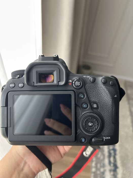Продам Canon 6D mark2