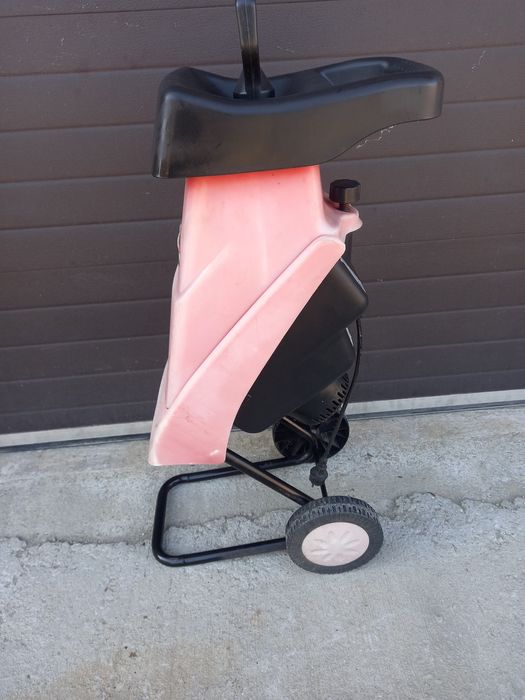 Tocatoare crengi, resturi vegetale