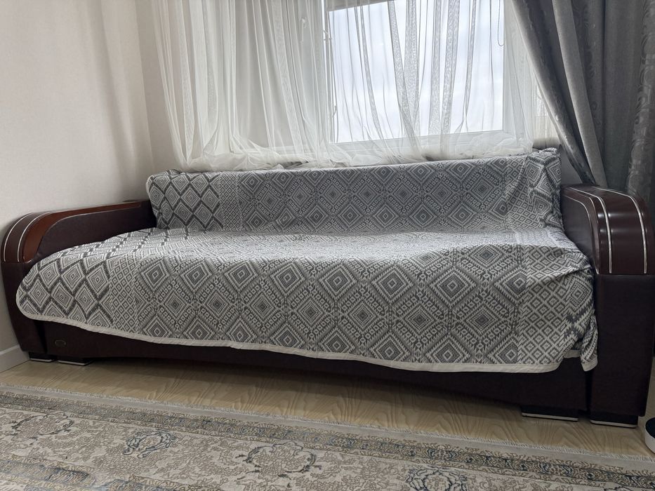 Продается диван и сервант