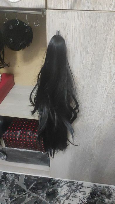 Продаю новые парики и шиньоны