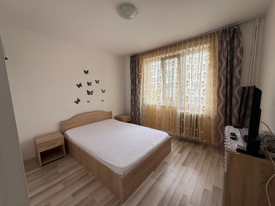 Inchiriez apartament