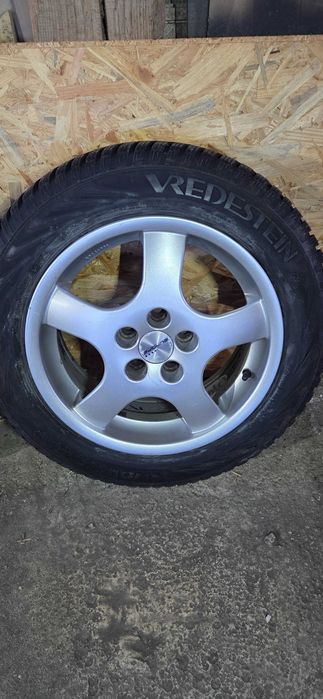 VW GOLF 4 175/65/15. 6,6J×15. ET35. 5×100.  цо 56 до 64