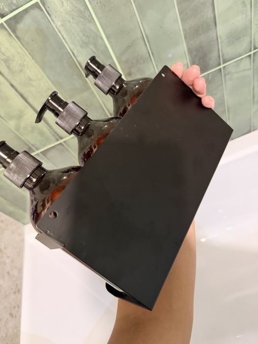 Дозатор настенный новый