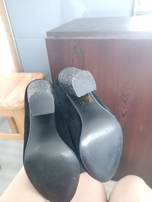 Pantofi mărimea 35