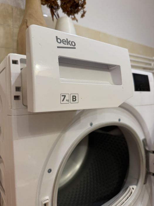 Uscător de rufe Beko, 7 kg, cu condensare