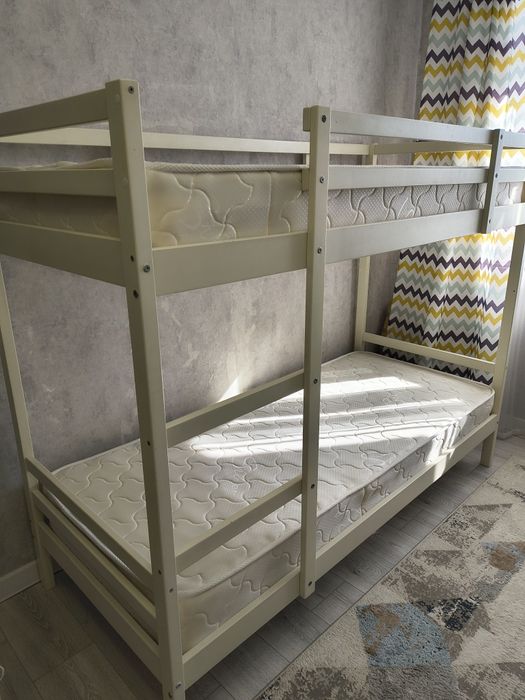 Двухъярусная кровать