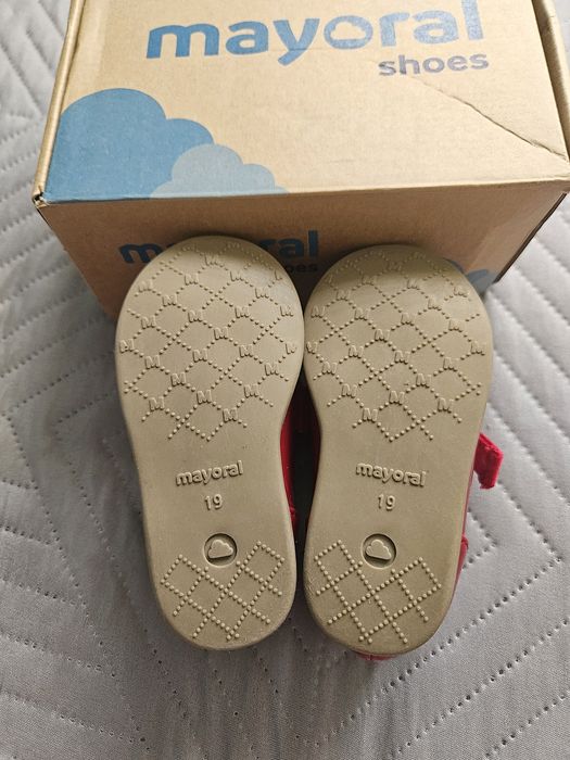 Обувки за бебе 0-12 месеца