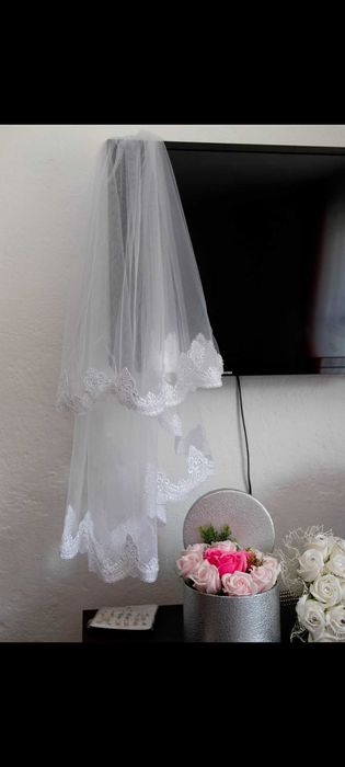 Vând rochie de mireasă purtată o singură dată