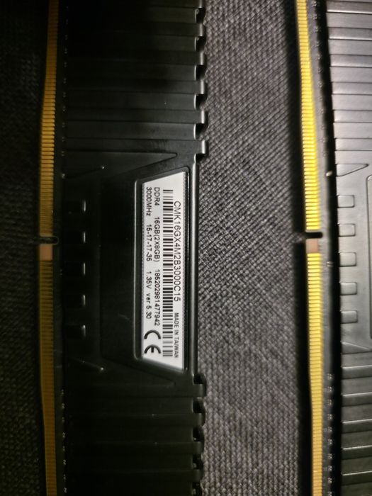 Рам памет DDR4 2x8gb