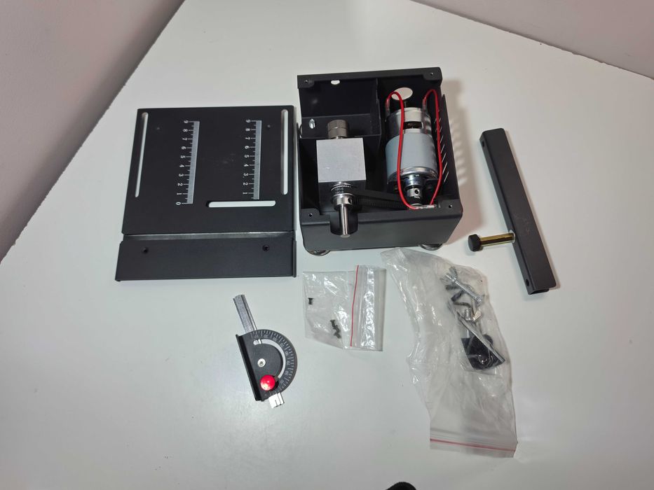 Ferăstrău mini circular multifuncțional Saker Mini Incomplet