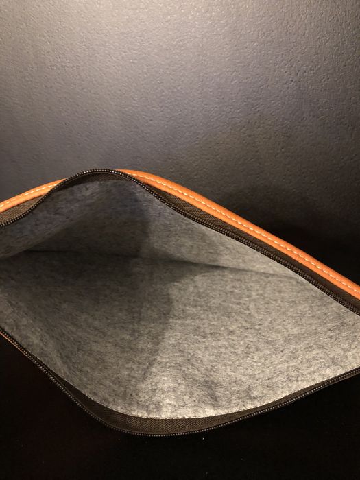 Husa de laptop imitatie piele