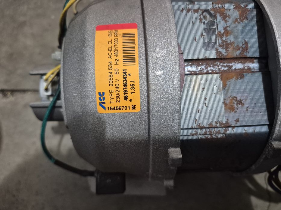 Vând motor de mașină de spălat  funcțional!