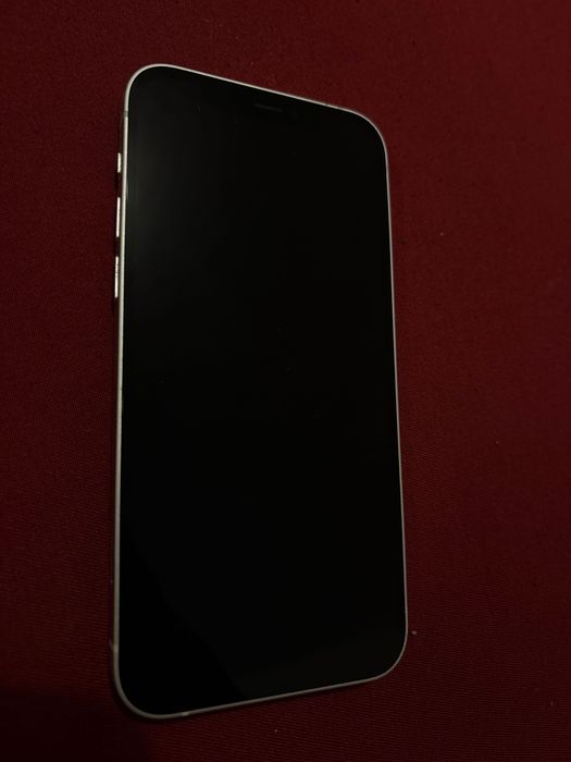 Vând urgent iPhone 12