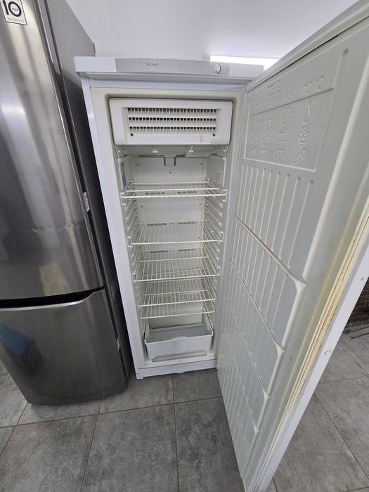 Продам морозильник