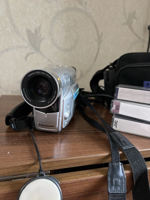 Видеокамера Panasonic NV-VZ17