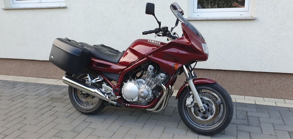 Motocicleta Yamaha