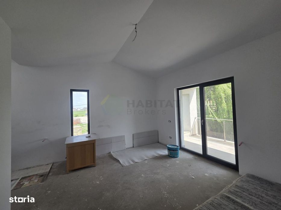 Vilă spațioasă Tunari | Curte mare | Complex închis