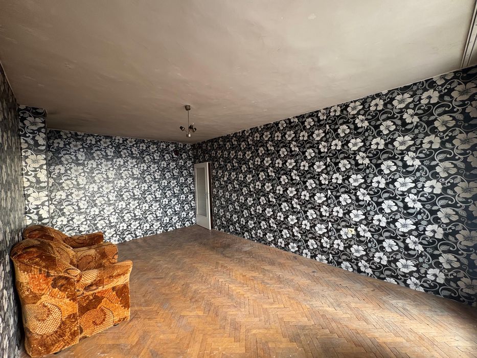 Тристаен Тухлен Апартамент , 2ри етаж , гр. Търговище Център