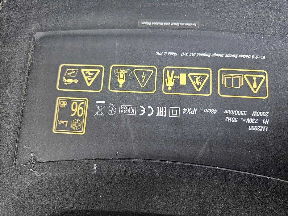 Masina electrica de tuns iarba Black Decker