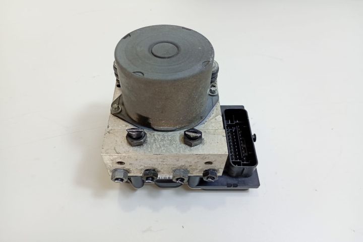 Pompa ABS 8E0910517H Seat Exeo prima generatie seria