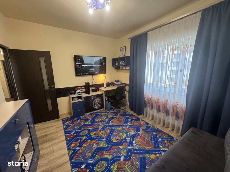 Apartament cu 3 camere, 77,7 mp, decomandat , etaj 2 din 4 Avram Iancu