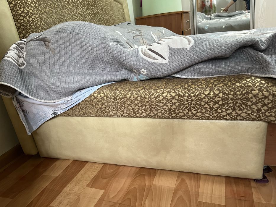 Диван-кровать б/у