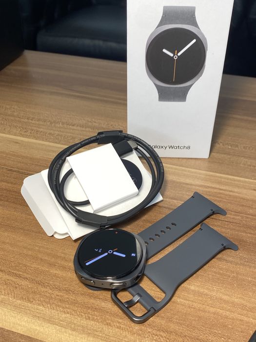 Samsung Galaxy Watch 8 40 mm, GPS+Cellular, Graphite, Ca nou, Cod produs: 7282