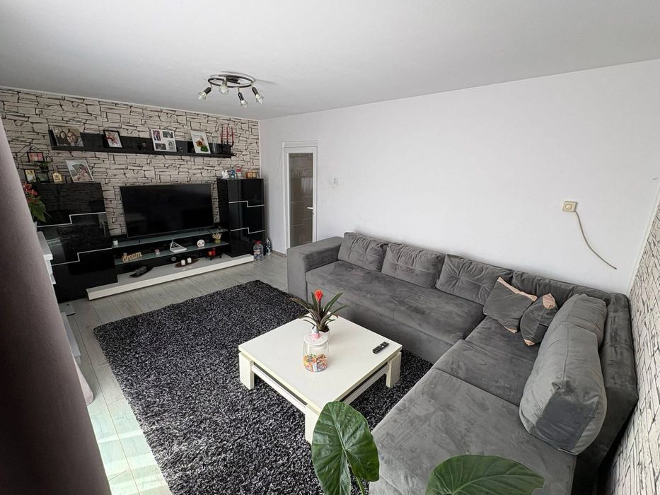Apartament decomandat, 3 camere, Cotu mic