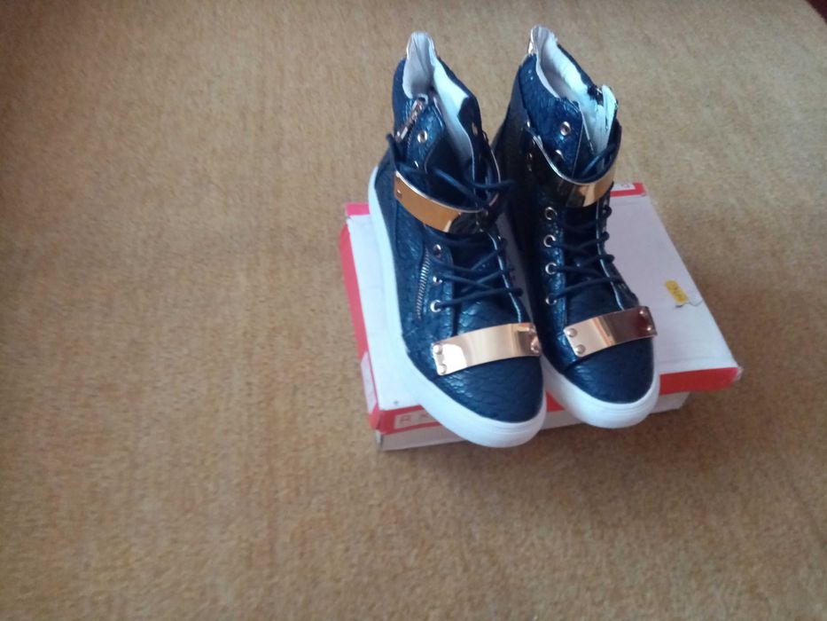 Adidasi Sneakers ! NOU