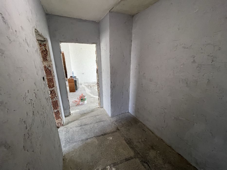 (Санира се) Четиристаен Тухлен Апартамент До Кенана 93кв