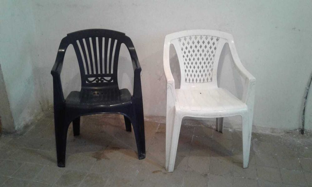 Продаю комплект стол и 4 стула