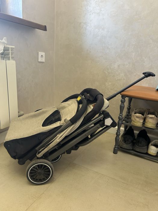 Продам прогулочную коляску