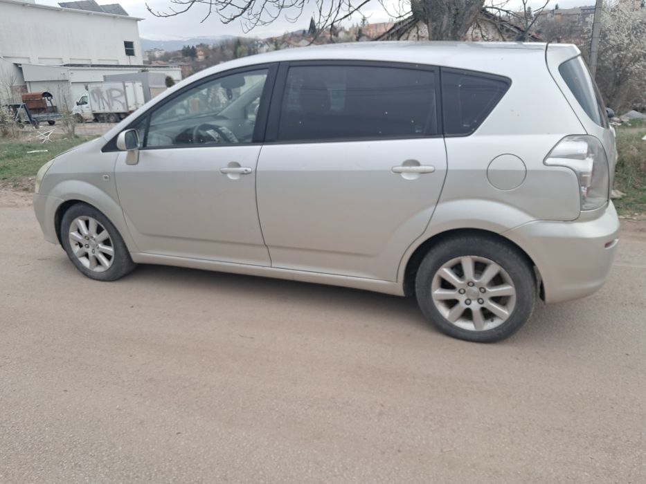 Toyota Corolla Verso 2.2 дизел 6 скорости