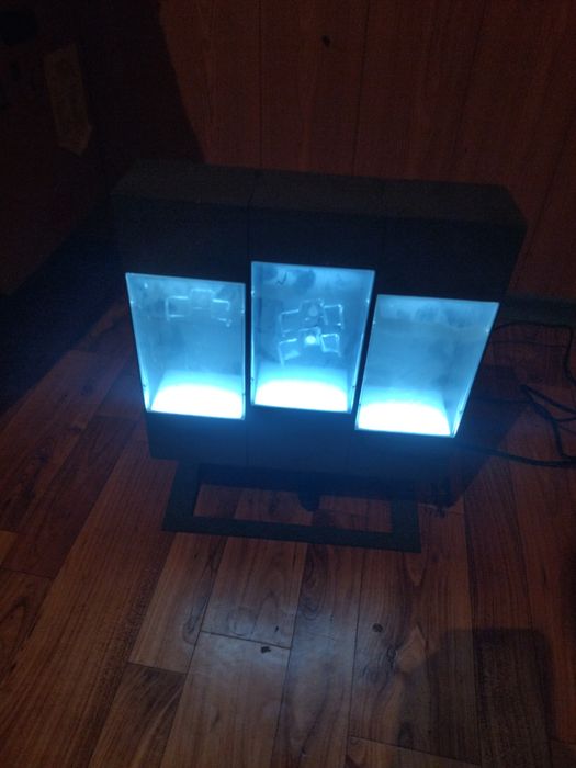 Напольный светильник