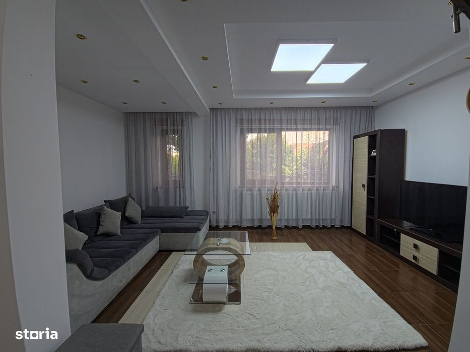 Cumpana casa 3 camere cu garaj si curte termen lung