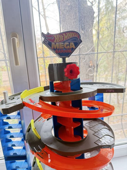 Трек Hot Wheels б/у, в отличном состоянии