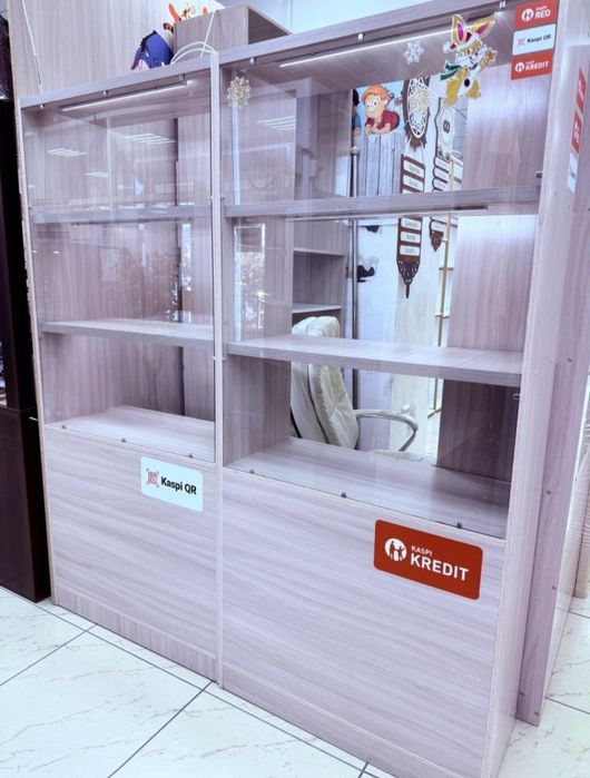 Продам ветрины большие стеклянные