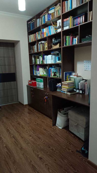 Shayxontohur, Drujba. 2 qavatli 5 xonali kvartira sotiladi.