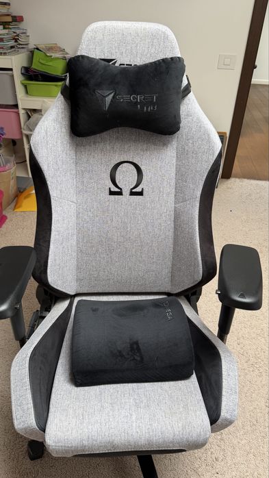 Scaun Gaming Secretlab OMEGA 2020 Series SoftWeave Cookies & Cream