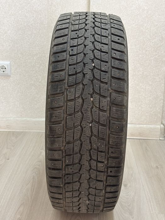 Продам Зимний комлепкт шин