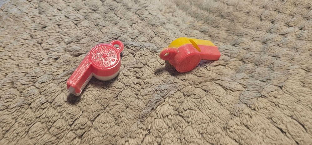 vand jucarii de balci targ vechi din plastic