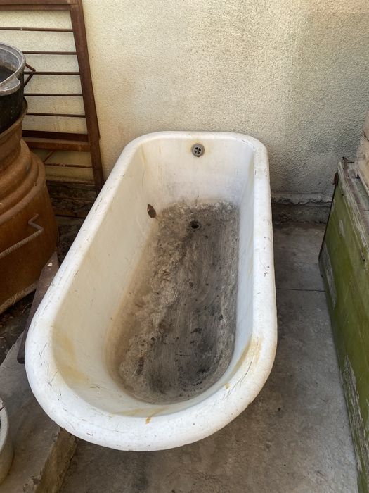 Срочно продается Ванна чугунная