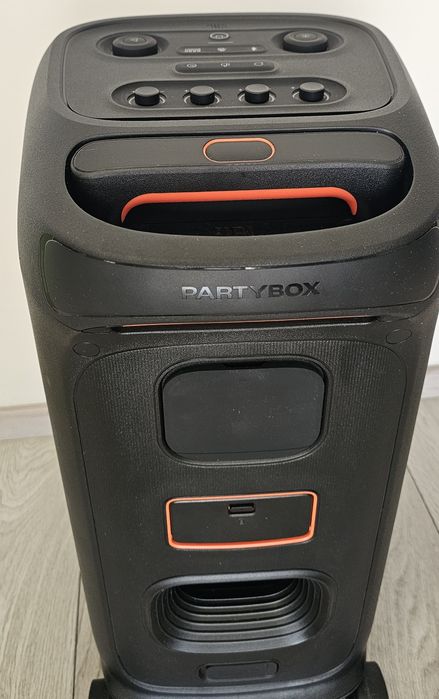 Vând JBL PartyBox 320