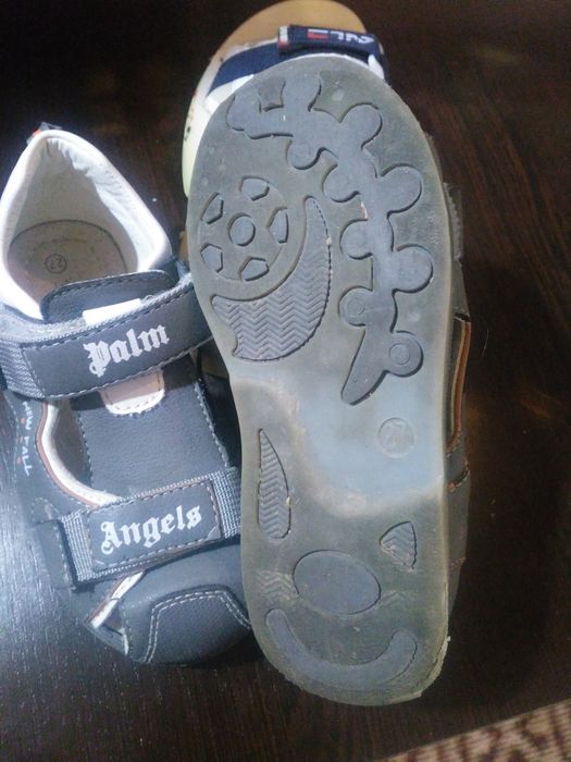 Детска летняя обувь. Размеры смотреть на фото.